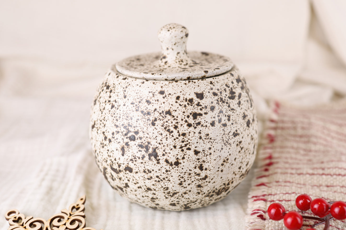 Topf mit Deckel Bird`s Nest