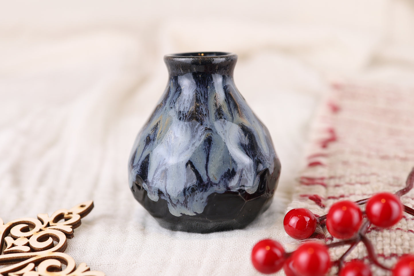 Minivase Midnight Cauldron